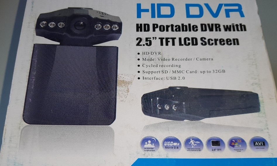 Nová HD kamera s LCD obrazovkou - do auta