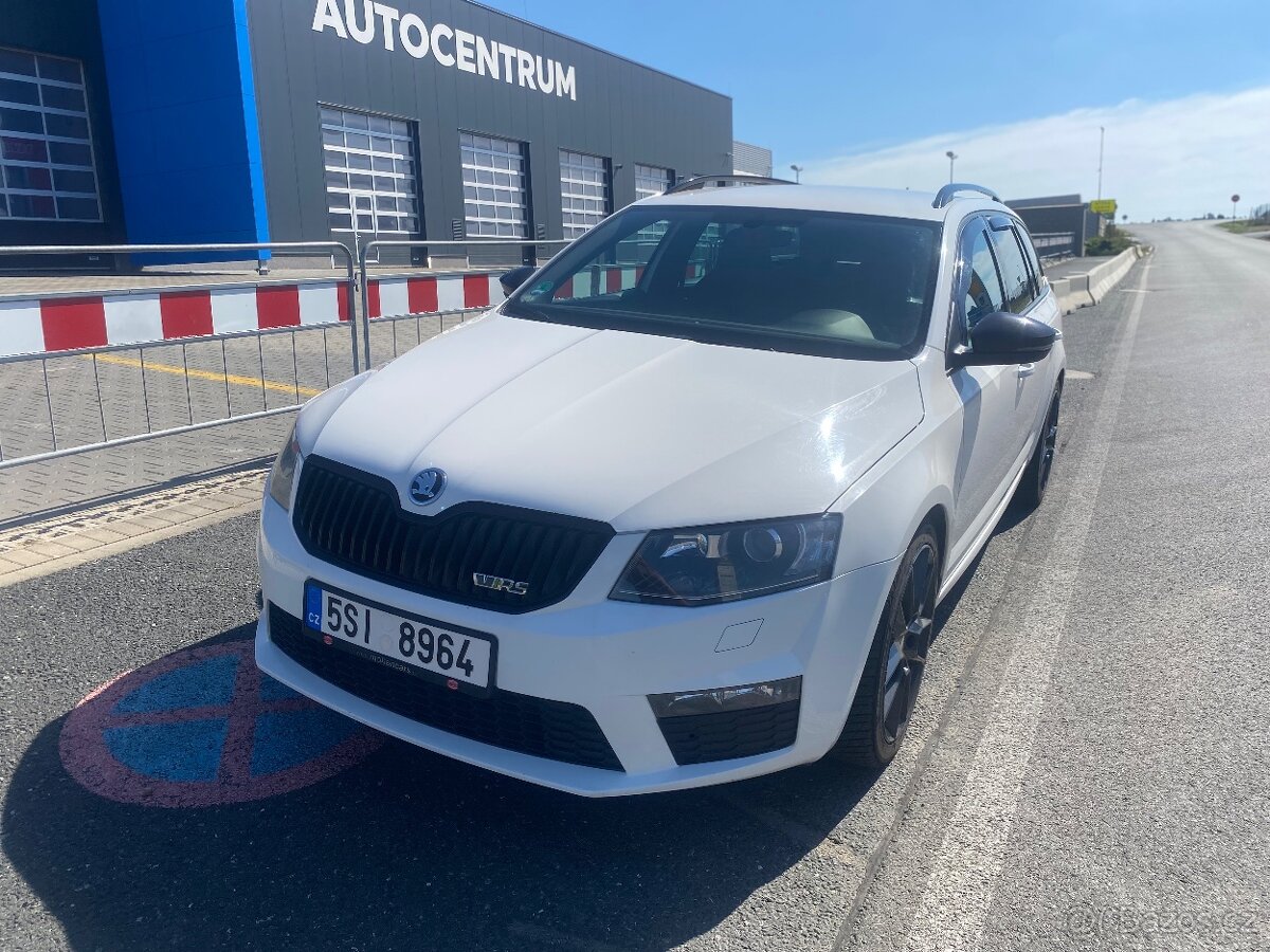 ŠKODA OCTAVIA RS VÝBAVA PĚKNÝ STAV