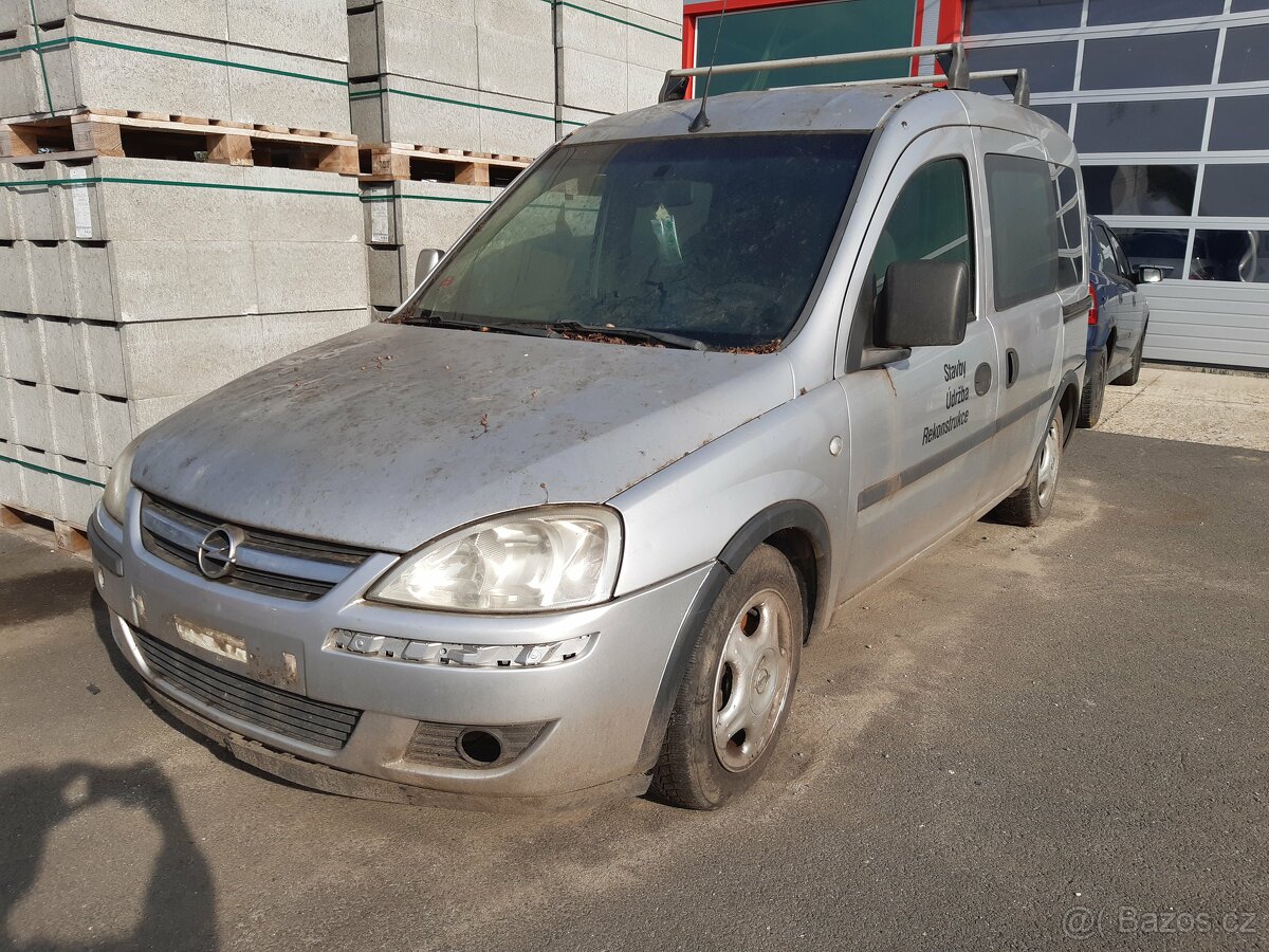 Opel Combo Tour 1,7DTI 2000 - dily z vozu