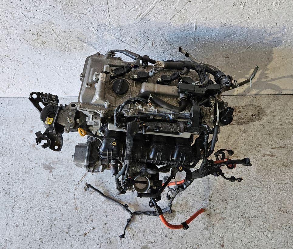 TOYOTA AURIS II LIFT 1.8 HYBRID 2ZR X2ZR-W22U Motor