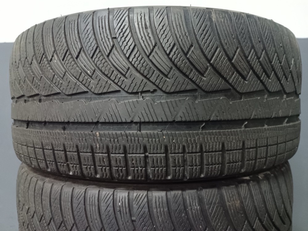 235/35 R19 MICHELIN (0117)