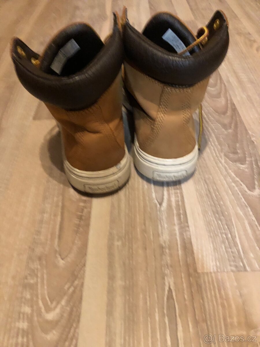 Kotnikove kozene tenisky Timberland 37,5