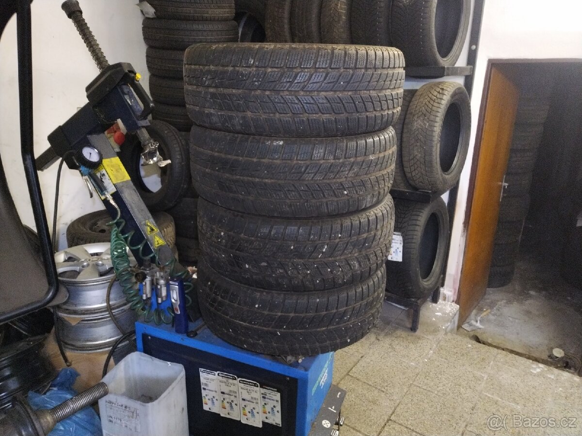 235/55 R18 zimní