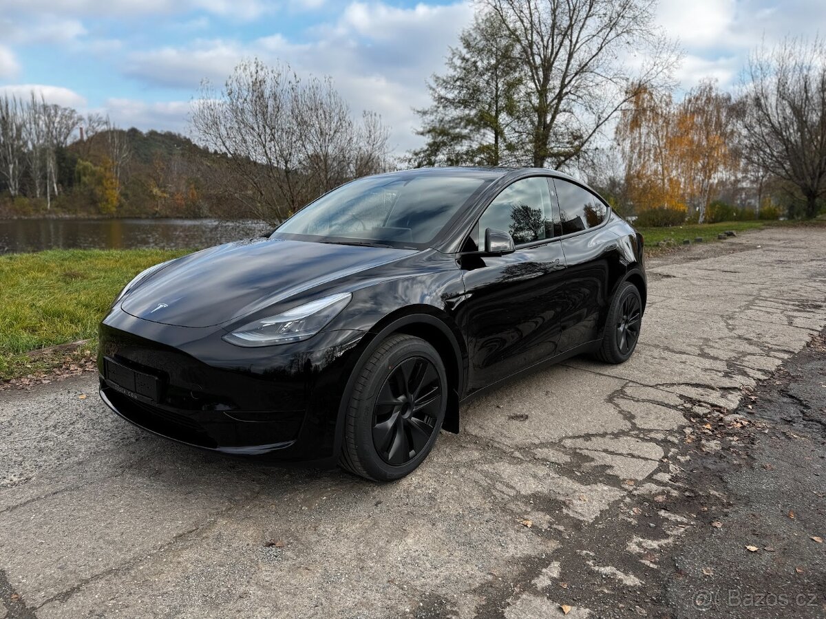 Tesla Model Y na pronájem s odkupem – ROK NABÍJENÍ ZDARMA