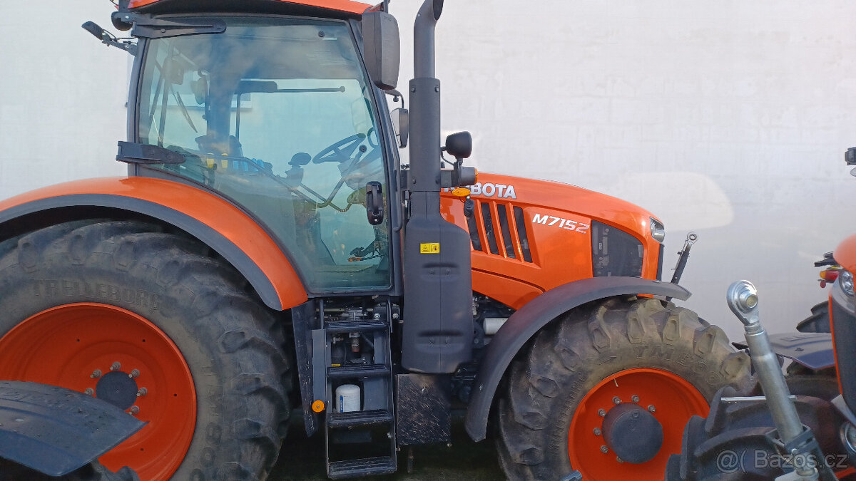 Traktor KUBOTA M7152