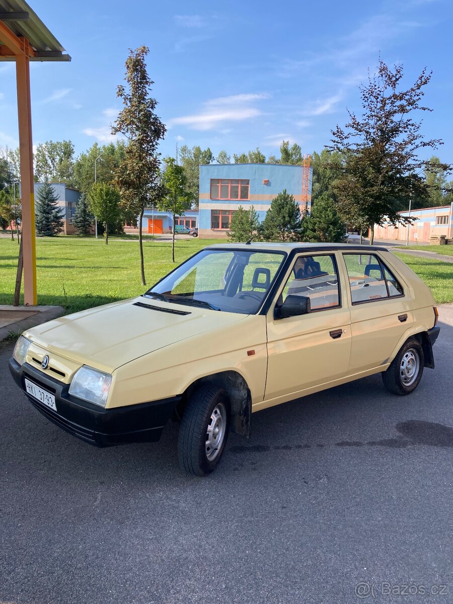 Škoda Favorit 135L, původní stav, jeden majitel, rok 1990 ČR