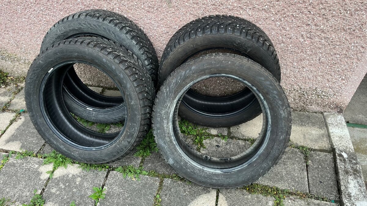 Pneu s hroty - Nokian 215/55 R18