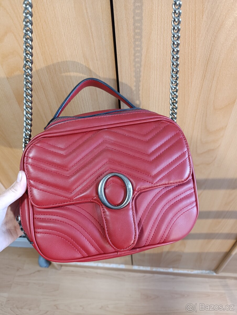 Červená crossbody kabelka