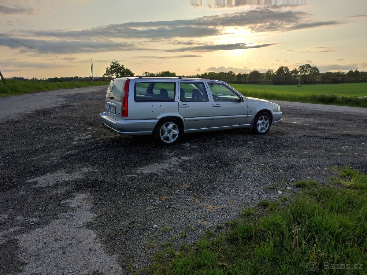 Volvo V70 T5 2.0 5V 226koní manuál