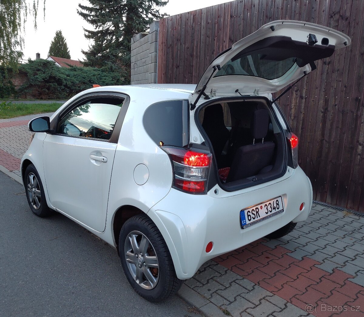 Toyota iQ 67.500km N-Collection, nové Pneu Brzdy Olej +SERVS