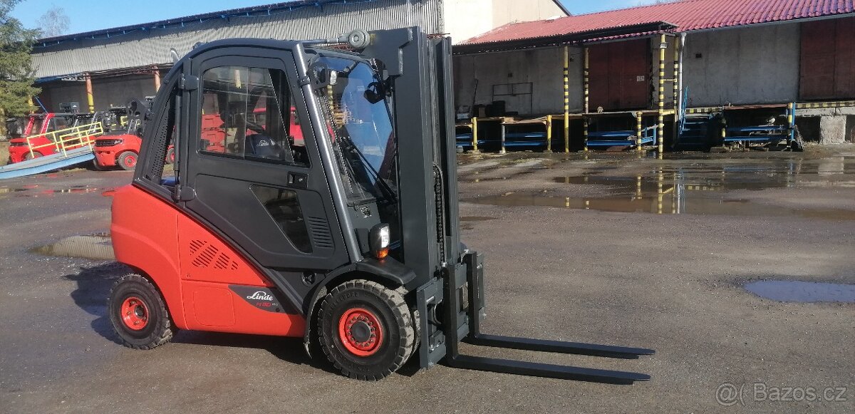 LINDE H30D-02 triplex boční posuv