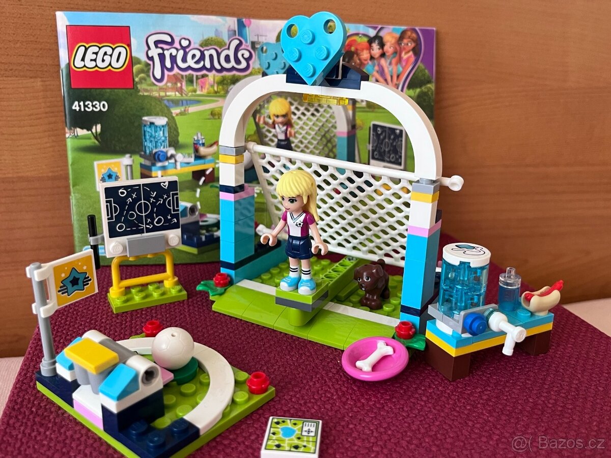 LEGO Friends 41330 Stephanie na fotbalovém tréninku