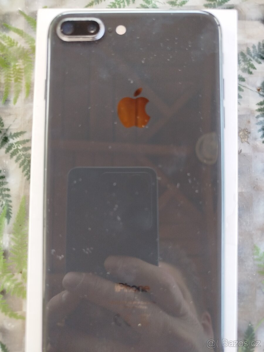 Prodám iPhone 8+ 64gb