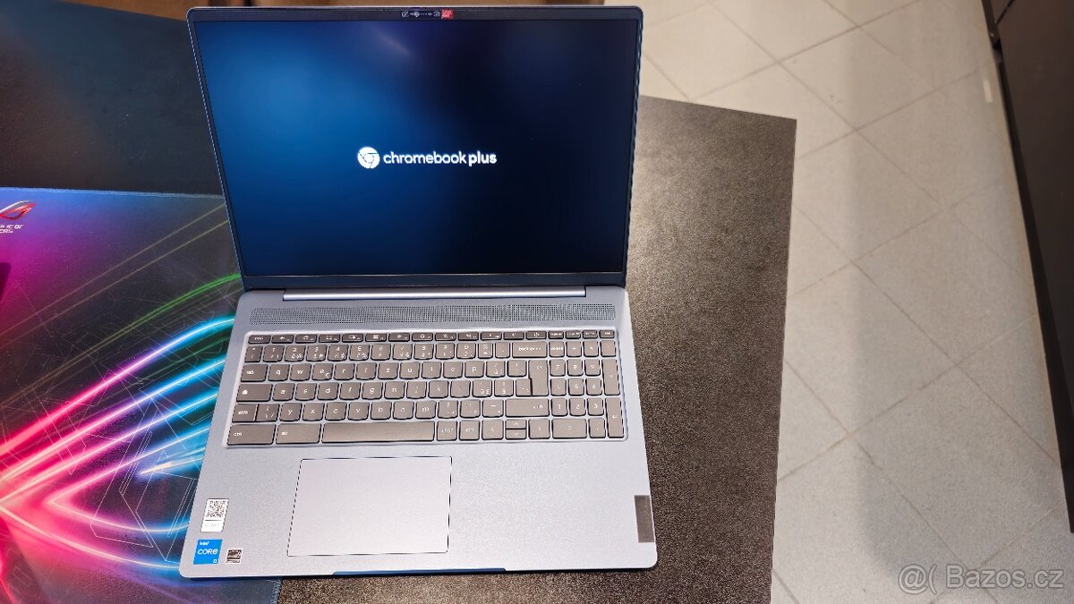 Nový 6ti jádrový Chromebook s 2.5K 120Hz displejem - ZÁRUKA
