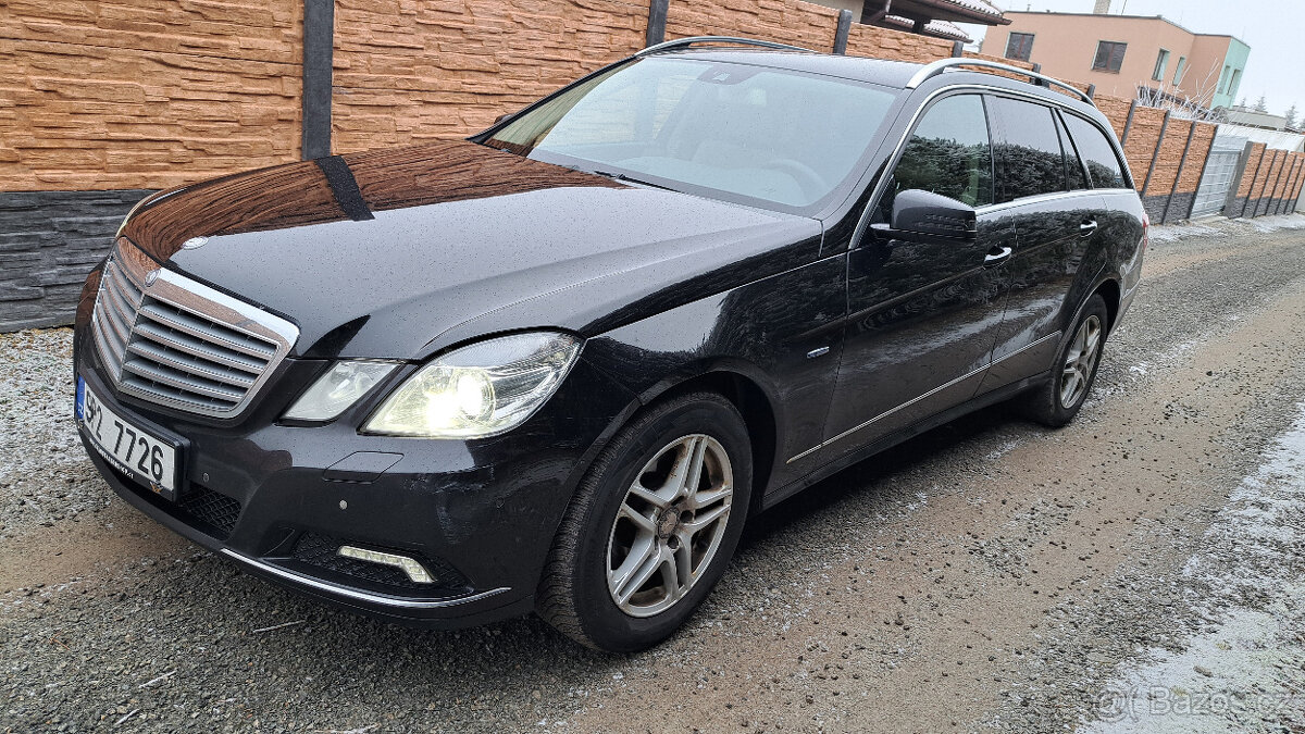 Mercedes-Benz W212 E 220cdi Elegance, r.2010