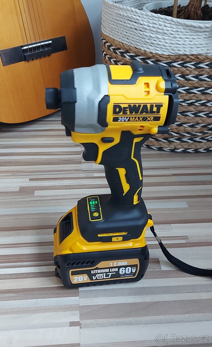 Aku malý Rázový utahovák DCF850 20V, pro DeWALT baterie 20V.