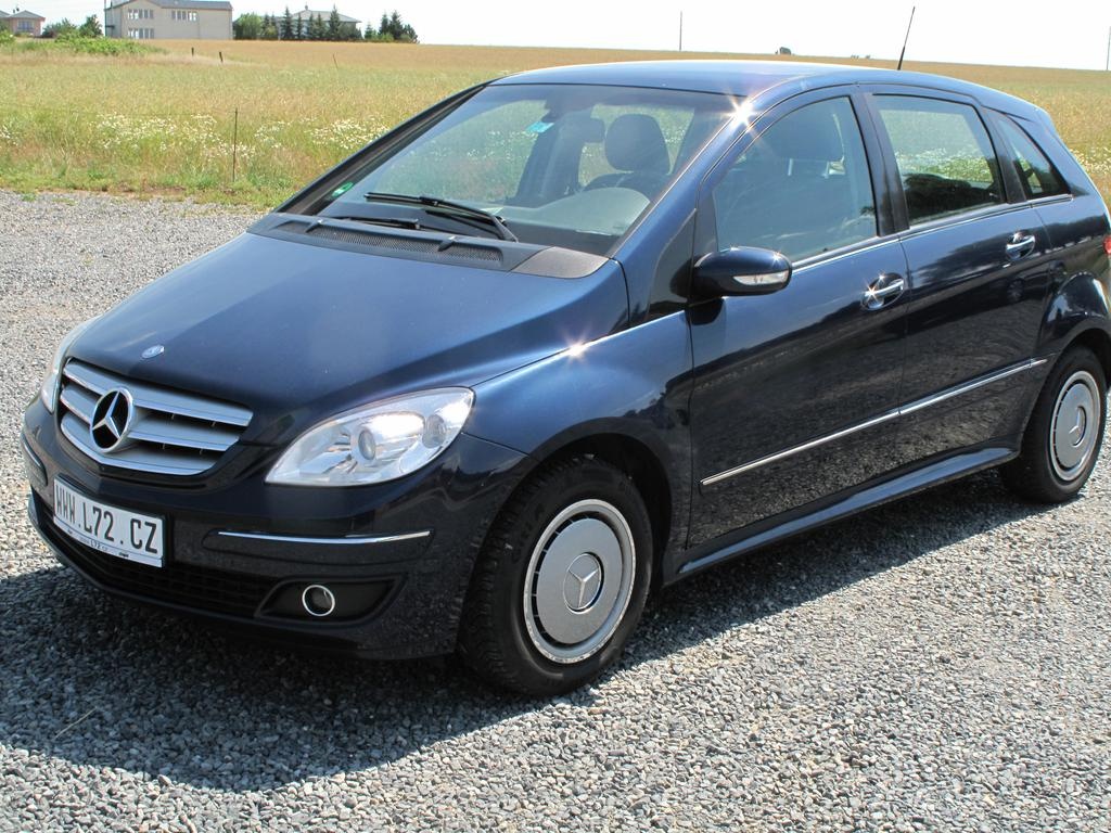 Mercedes-Benz B 150i pouze 2 majitelé MANUÁL