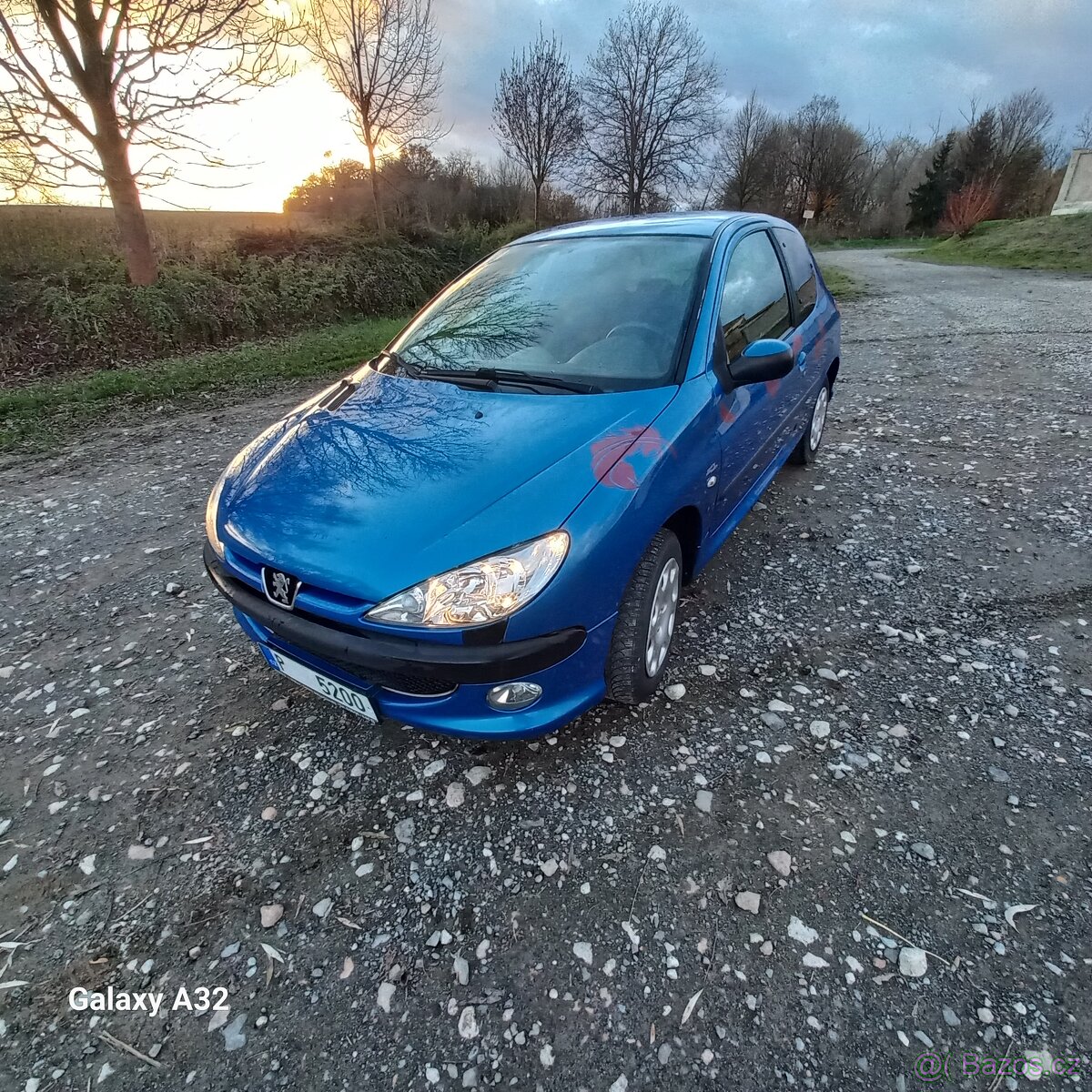 Peugeot 206  1.4 benzín