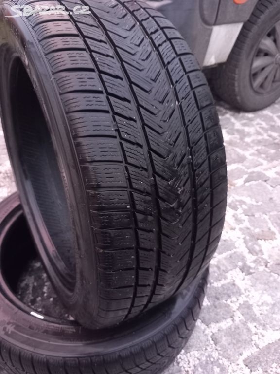 235/45/17 zimni pneu 235/45 R17