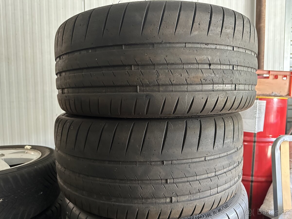 245/35 ZR19 Michelin Pilot Sport Cup 2