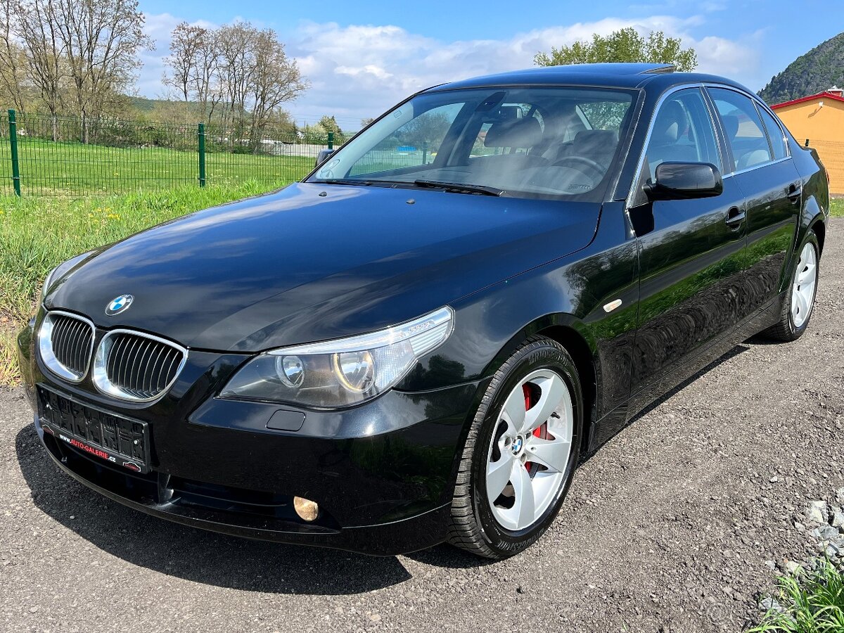 BMW E60,550i 270KW,2006,230TKM,SERVIS BMW,NÁDHERNÝ VŮZ