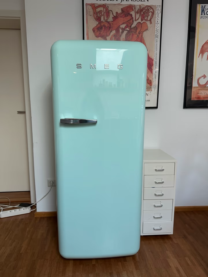 Smeg lednice FAB28 mint - top stav, pravé panty