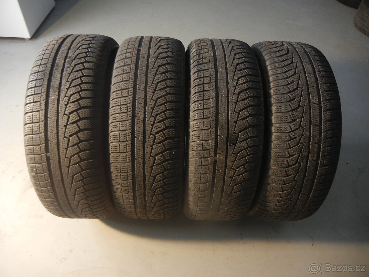 Zimní pneu Hankook 235/60R16