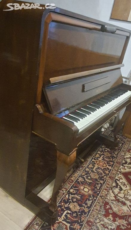 Piano klavir petrof