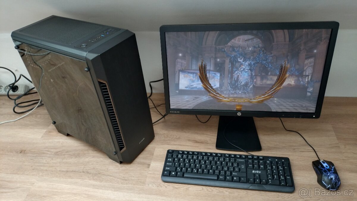 Herní PC s Ryzen 3600, RX 5700 XT a 23" 1080p monitorem