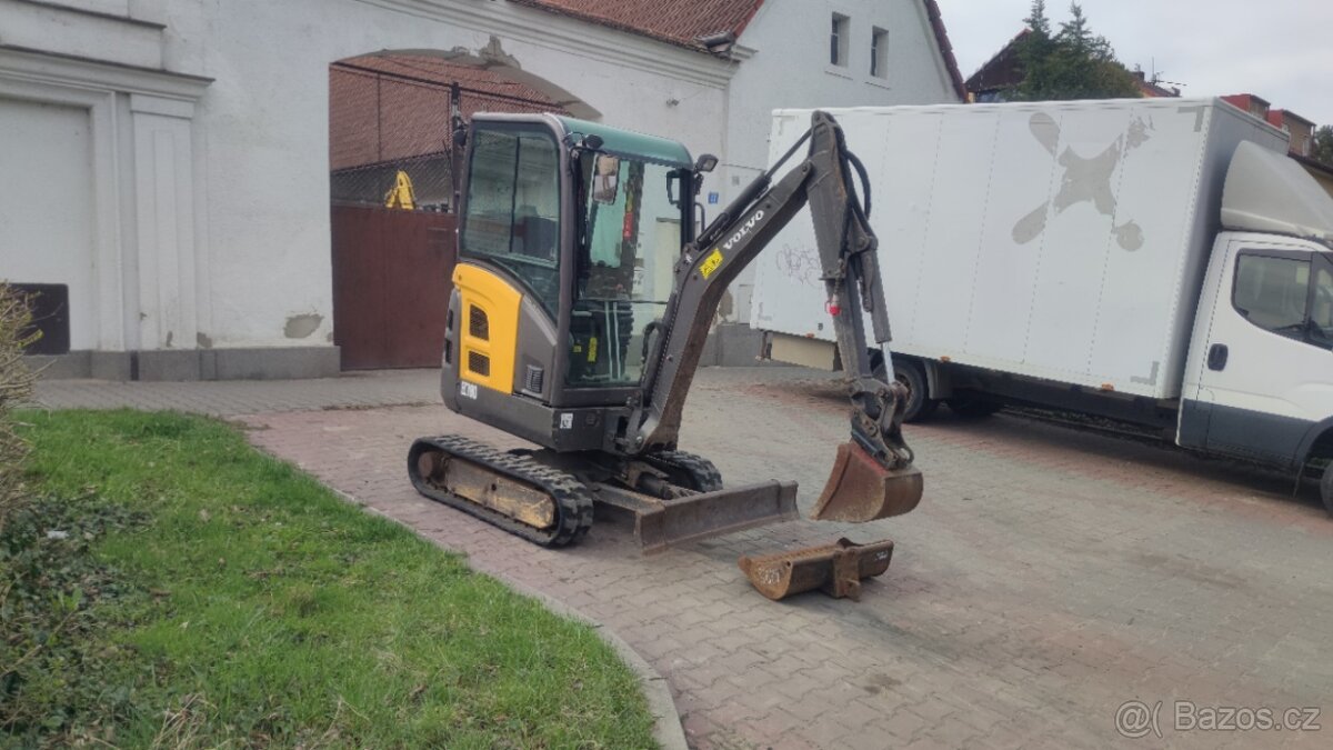 Minibagr Volvo EC18D