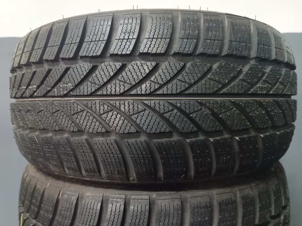 205/40 R17 ARCTIC (2420)