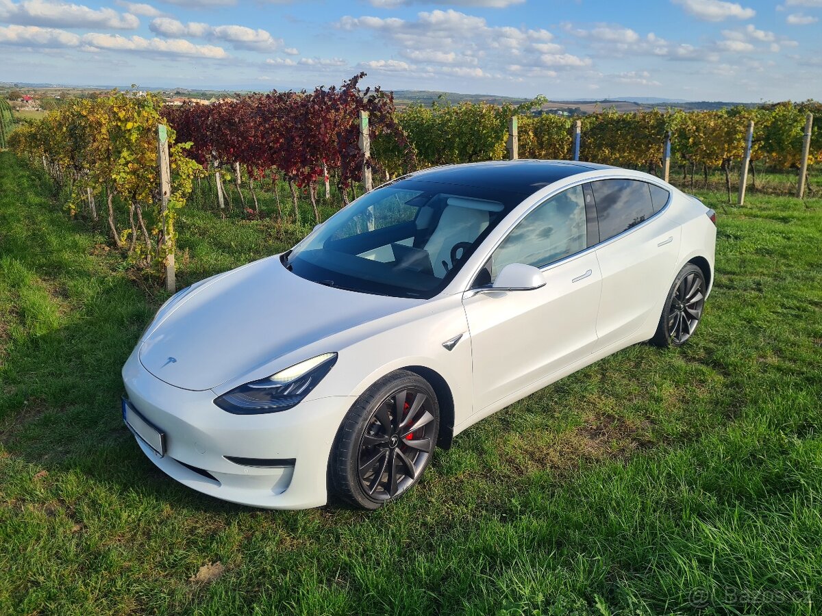 Tesla model 3 Performance 2020, Autopilot, najeto 109t km