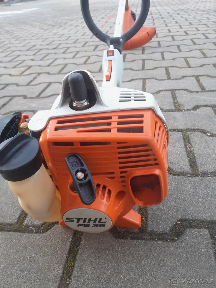 VYŽÍNAČ STIHL FS 38