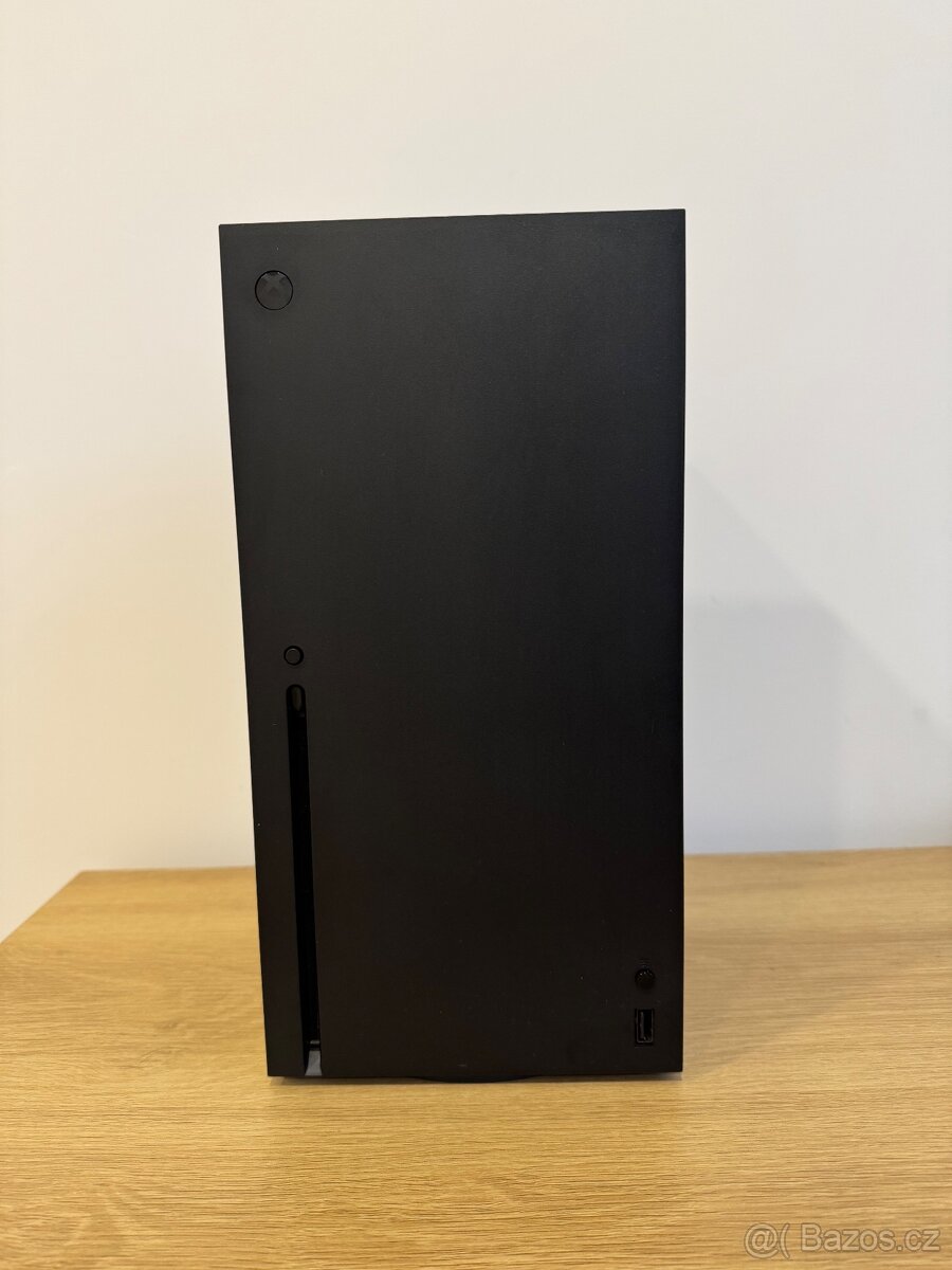 Xbox Series X + Elite Series 2 ovladač + hry – TOP stav