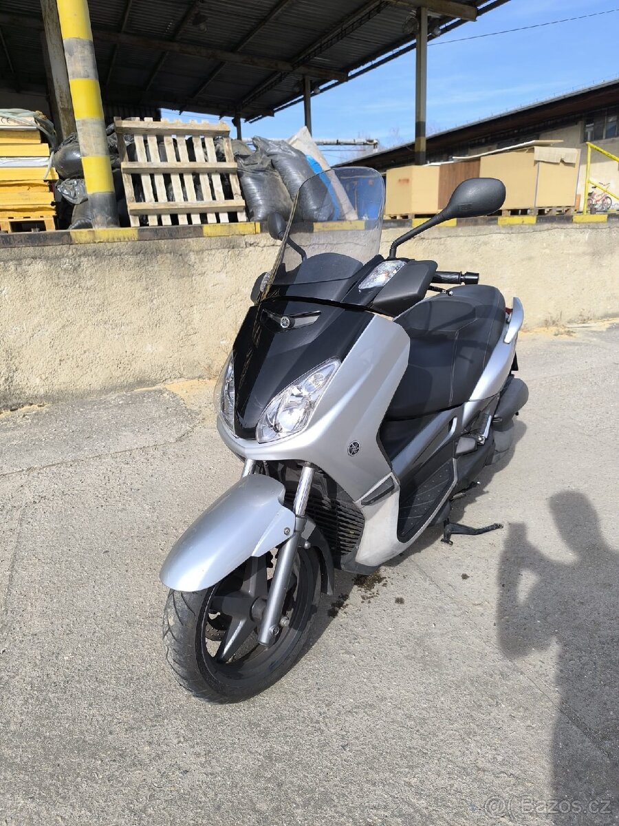 Yamaha Xmax 125