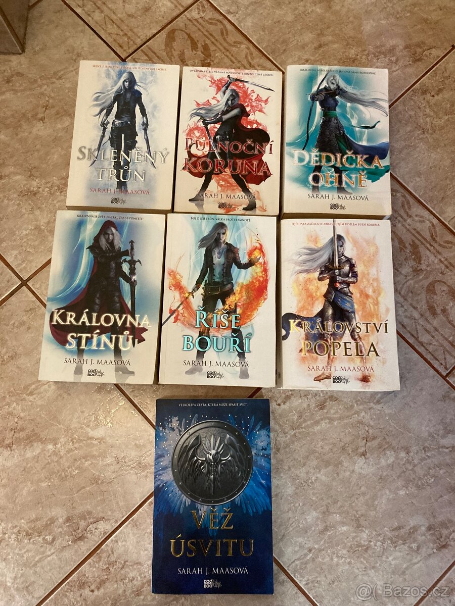 Sarah J. Maas  Série Skleněný trůn