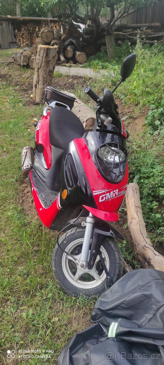 Skútr 125ccm