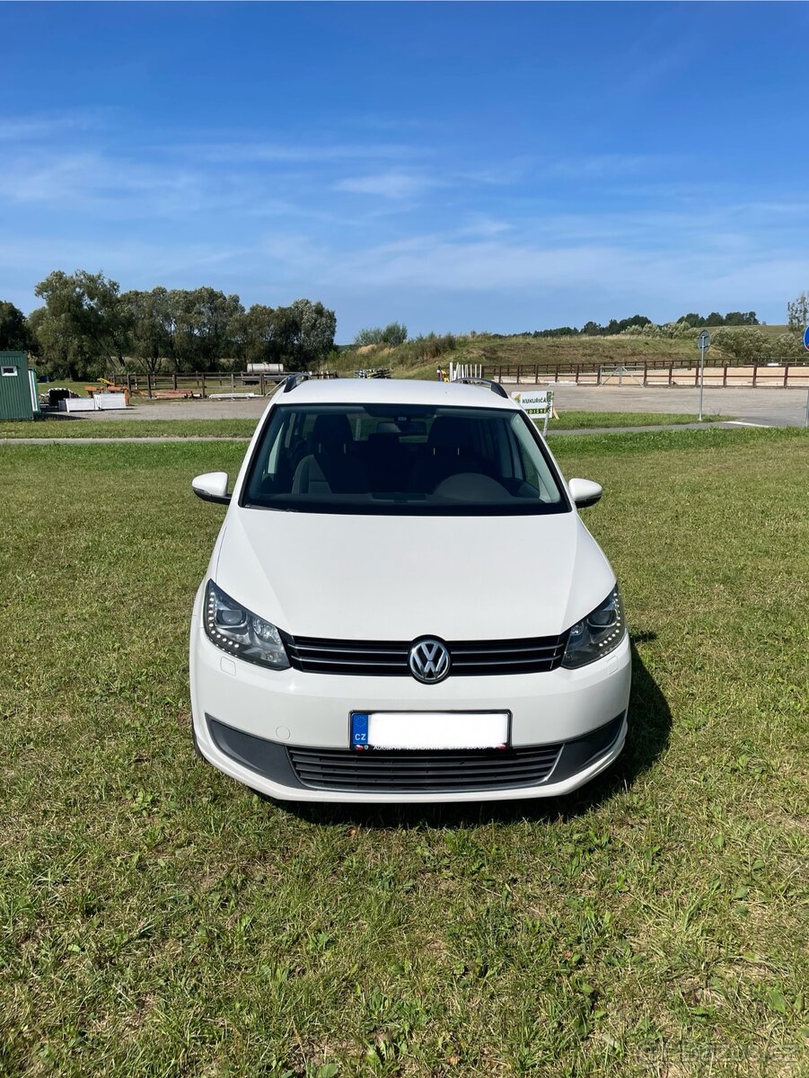 VW Touran 2.0 tdi DSG 103kw 7 míst