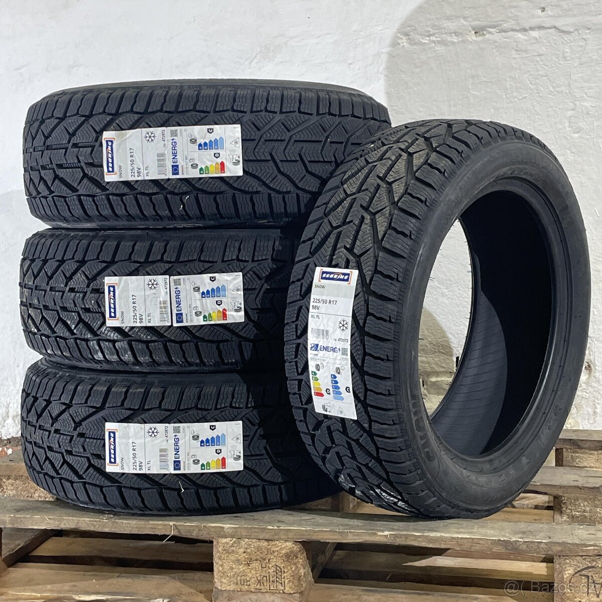 NOVÉ Zimní pneu 225/50 R17 98V Sebring