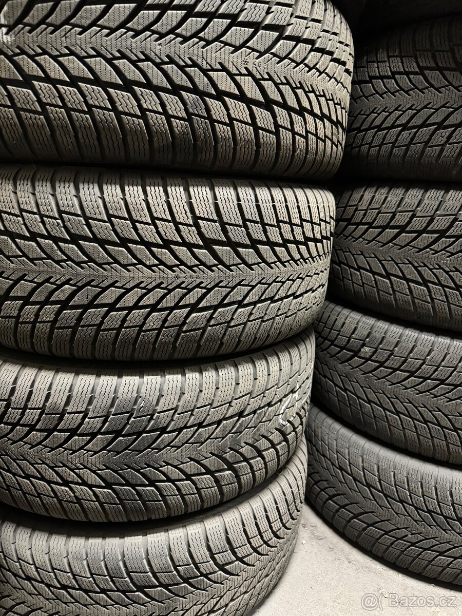 245/35 r21 NOKIAN