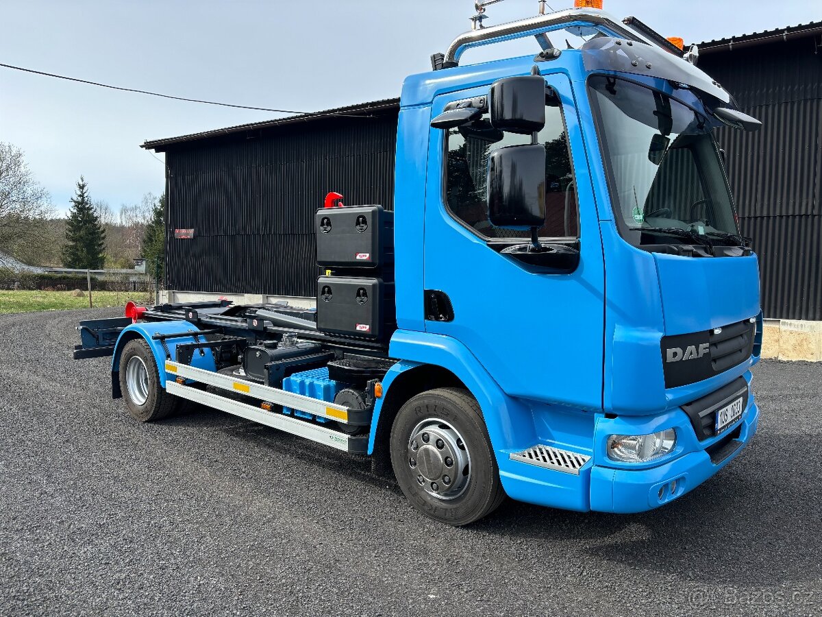 Hákový nosič kontjnerů DAF 45.220 12t