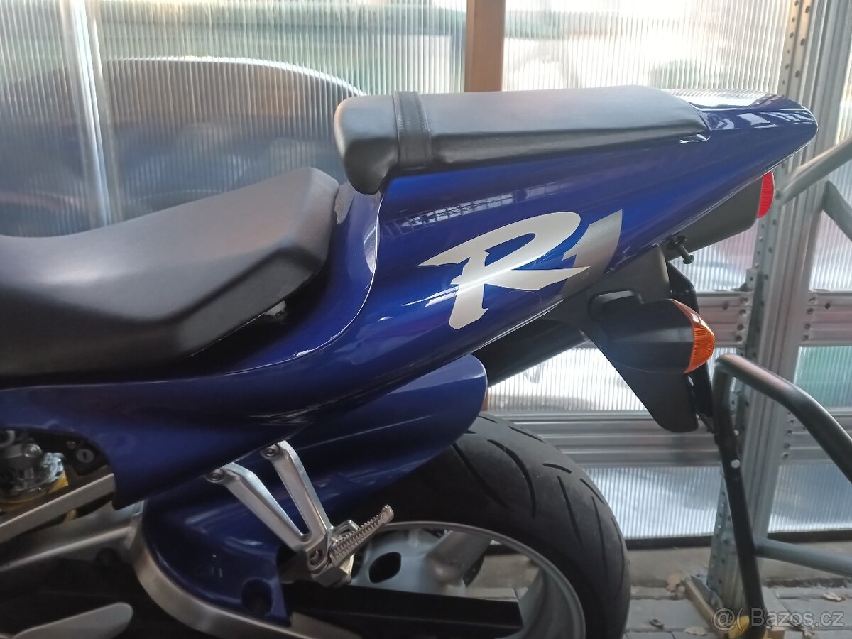 Prodám zadni sedlo na moto yamaha YZF R1 98, 99 RN01