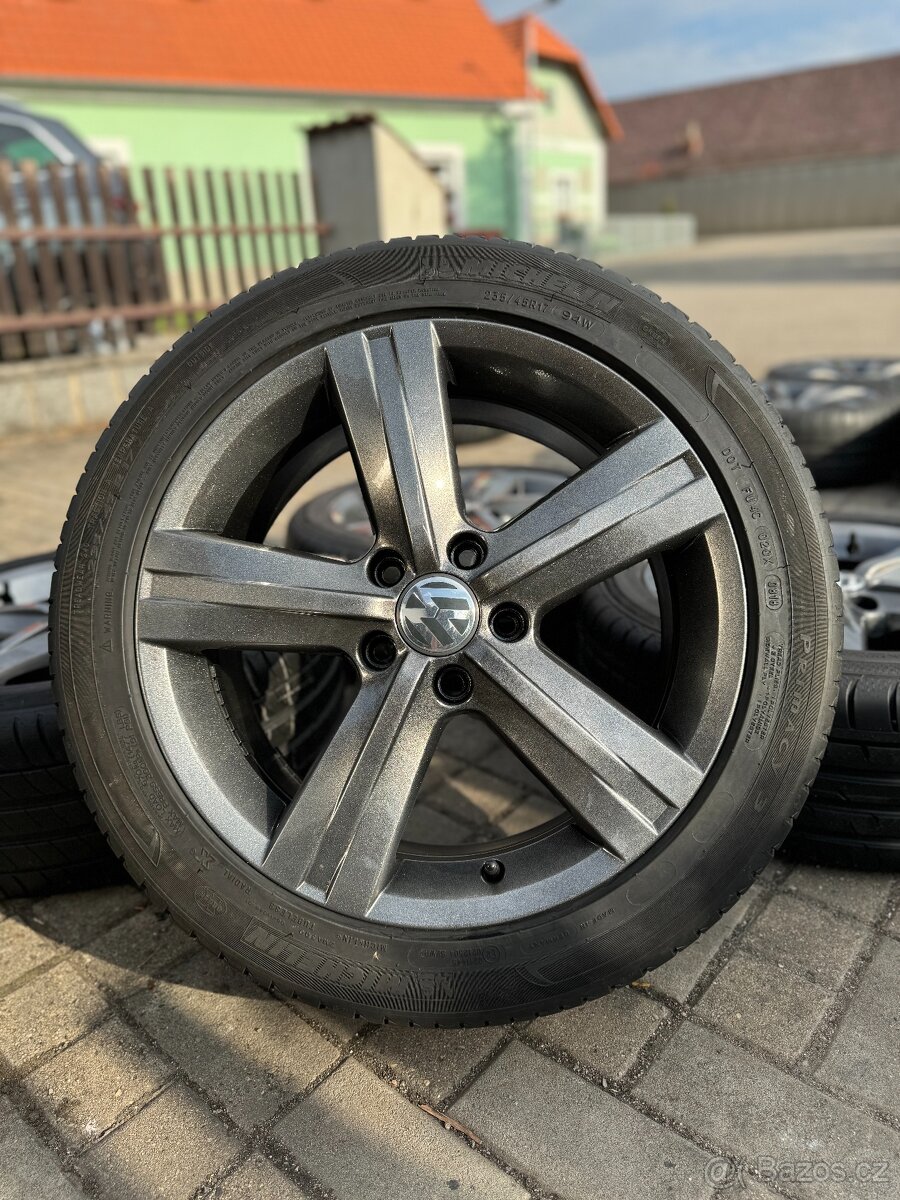 ORIGINÁL Alu Volkswagen Passat B7 R17, 5x112 - TOP STAV