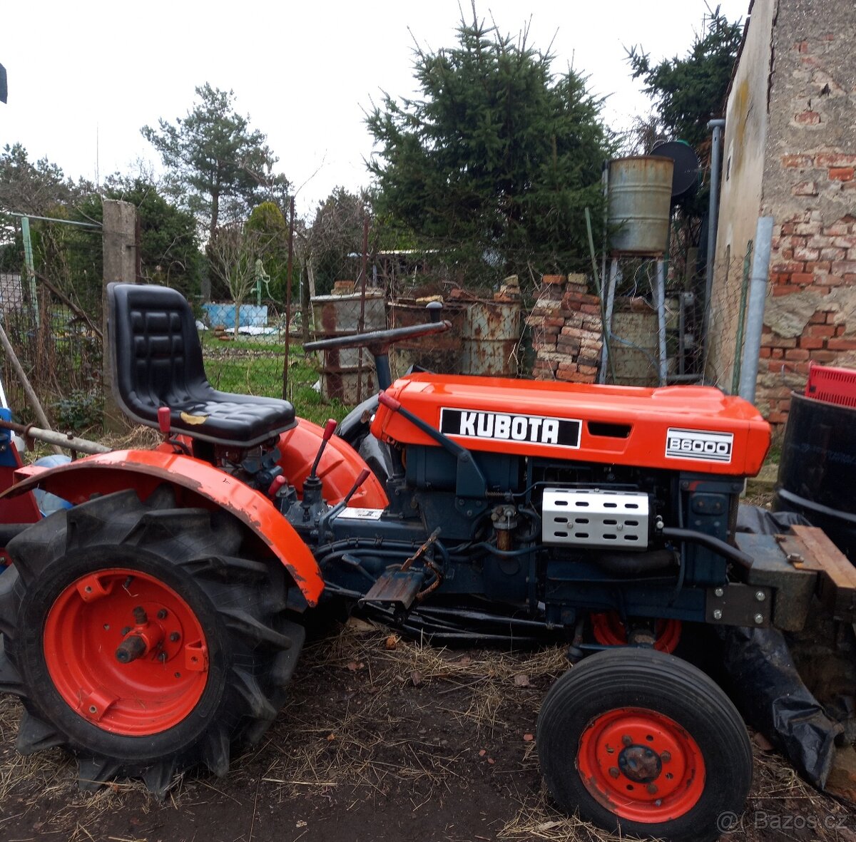 Malotraktor Kubota B6000