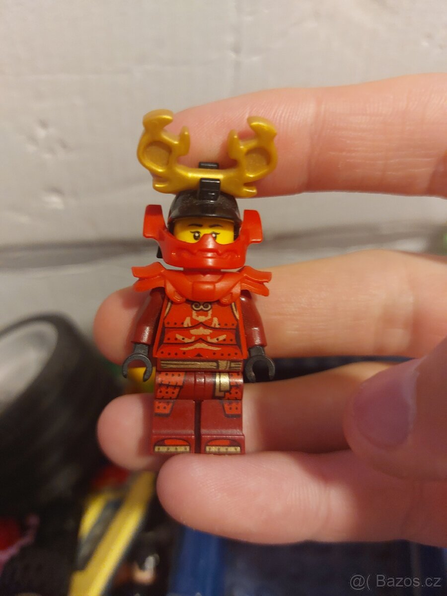 Lego postavička Nya Samurai X