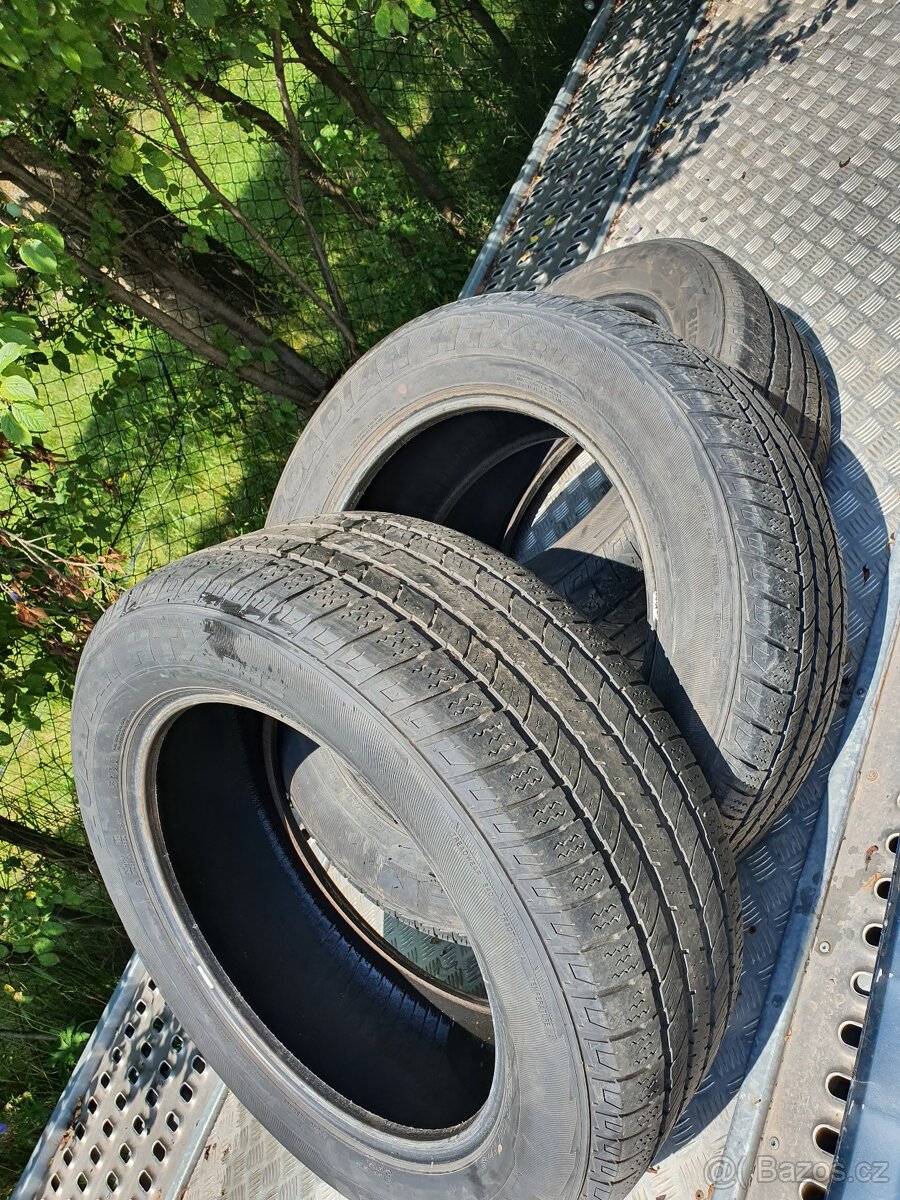 Gumy  275/55 R20