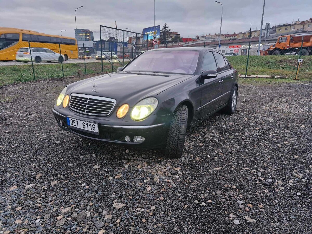 Mercedes-Benz E W211