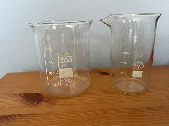 Retro laboratorní sklo, kádinky, Simax 150 a 250 ml