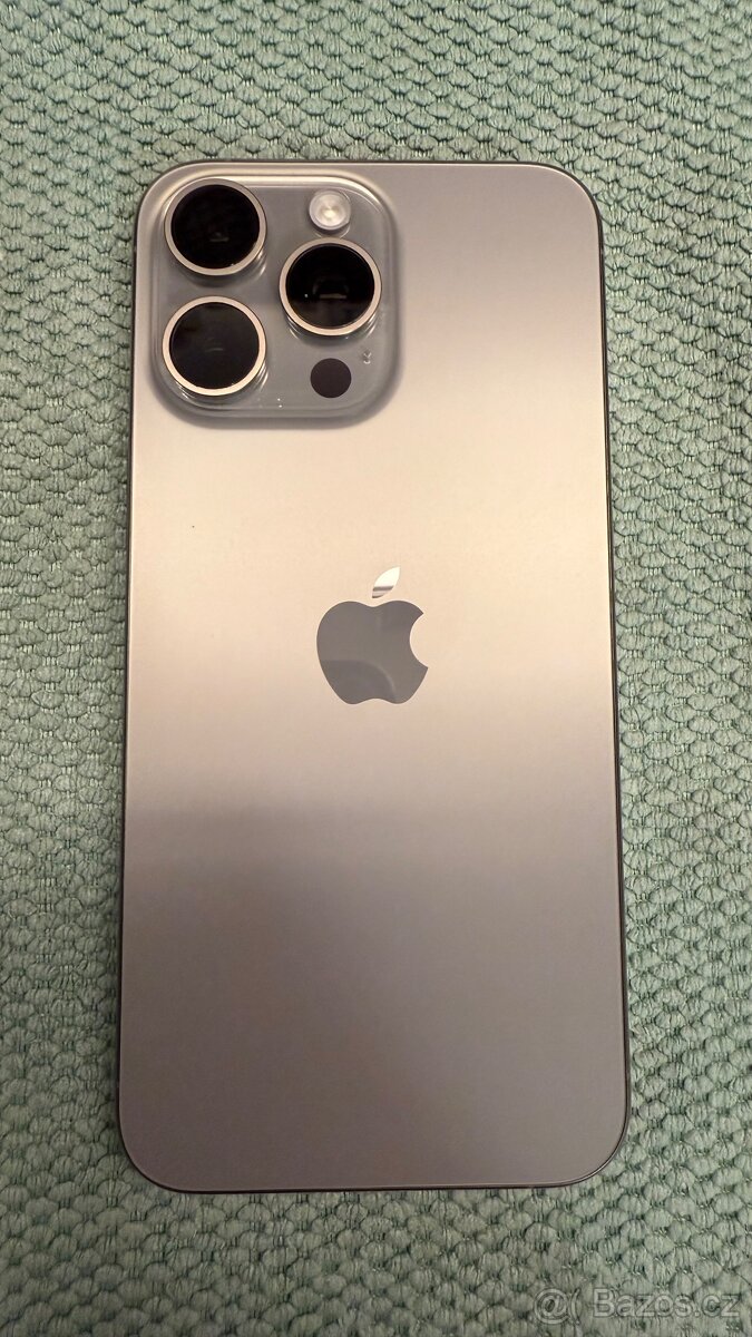 Iphone 15 pro max přírodní titan