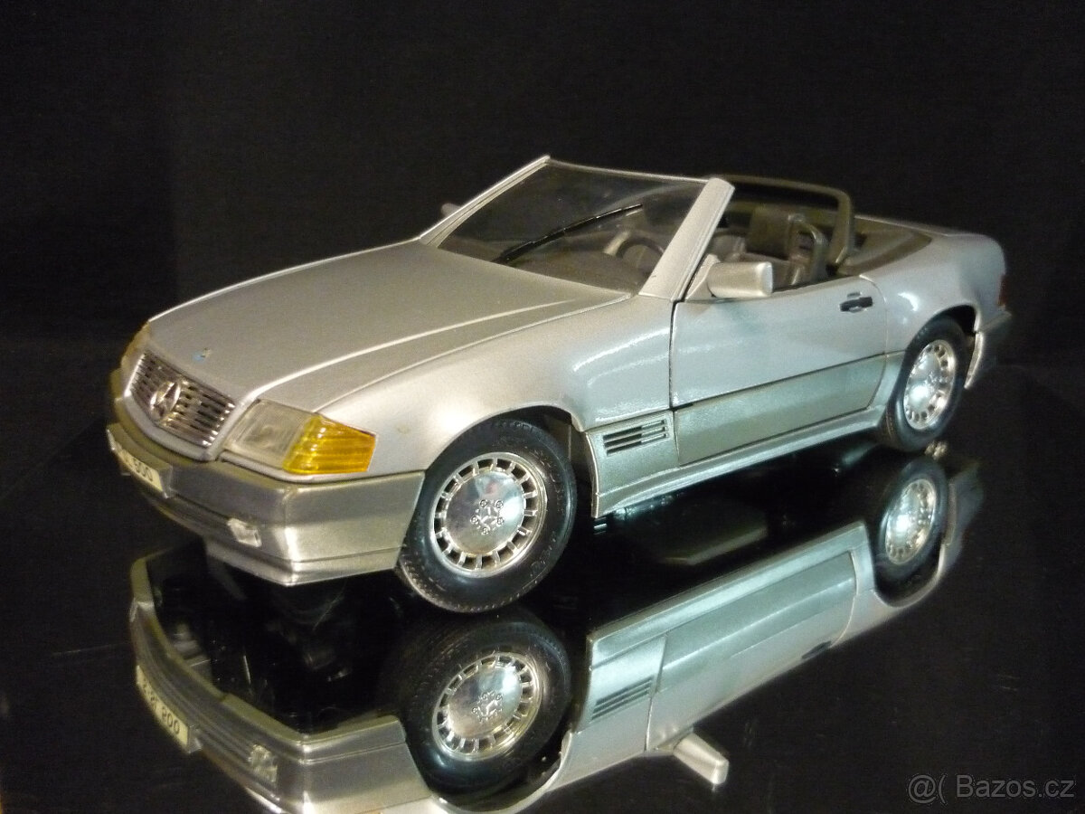 Mercedes Benz 500 SL Maisto 1/18